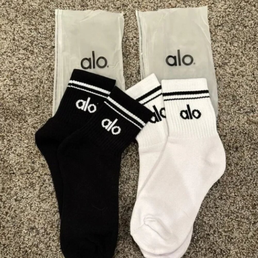 Alo Yoga Unisex Throwback Socks 2 Pairs M Brand New